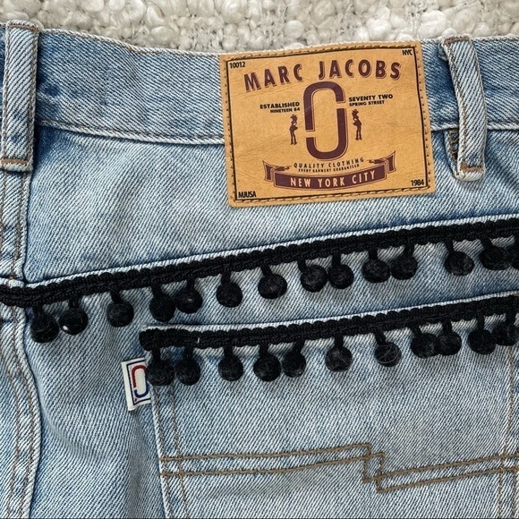 MARC Jacobs Light Wash Jean Mini Skirt Pom Pom 26 - Picture 3 of 6